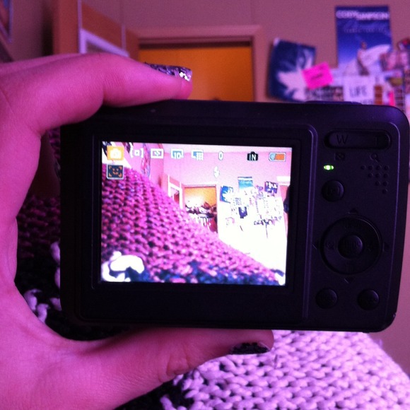 Digital camera - Picture 2 of 2