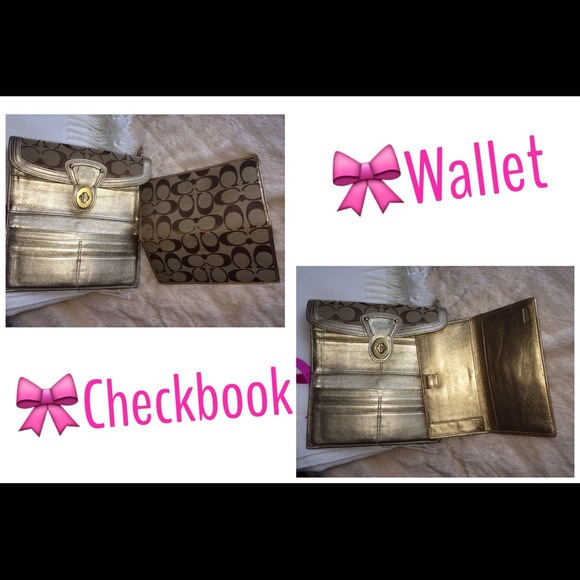 Coach Sig Checkbook Wallet.🎀Perfect🎀 - Picture 2 of 4