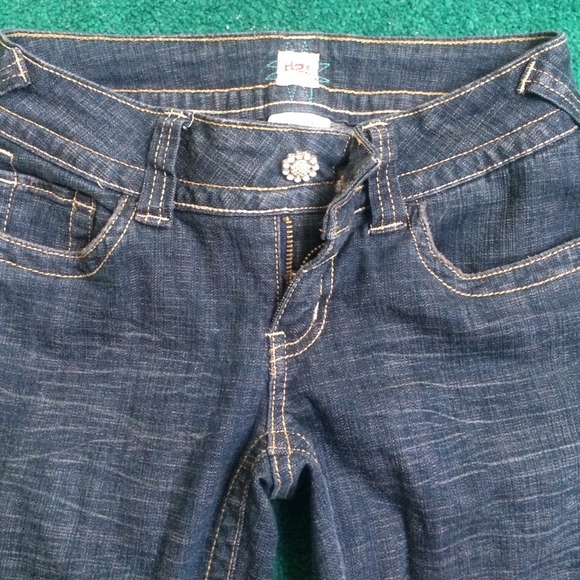 Jeans - Picture 2 of 4