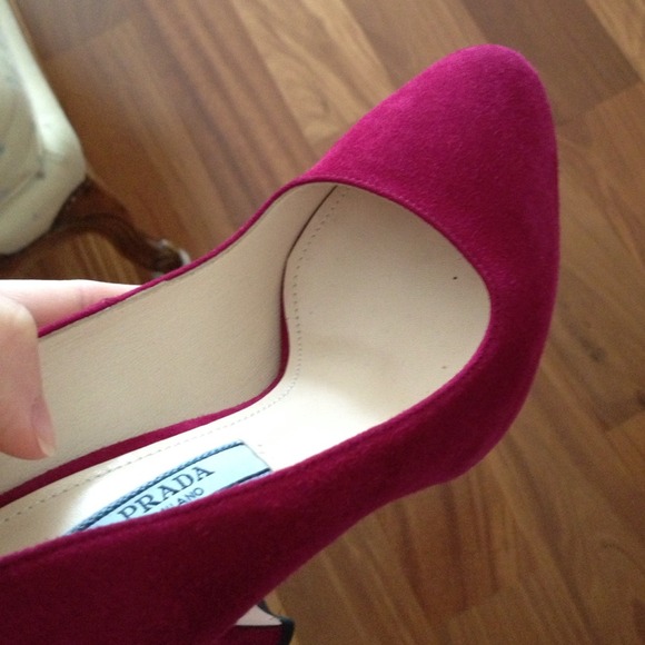 Additional pictures of Prada Heels