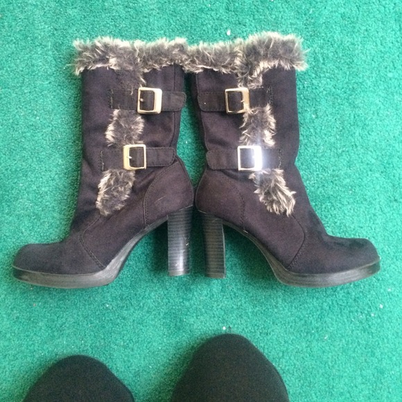Black and grey fur boots - Picture 1 of 3