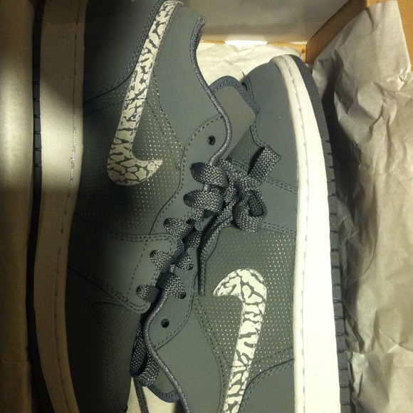 Air Jordan 1 Phat Low