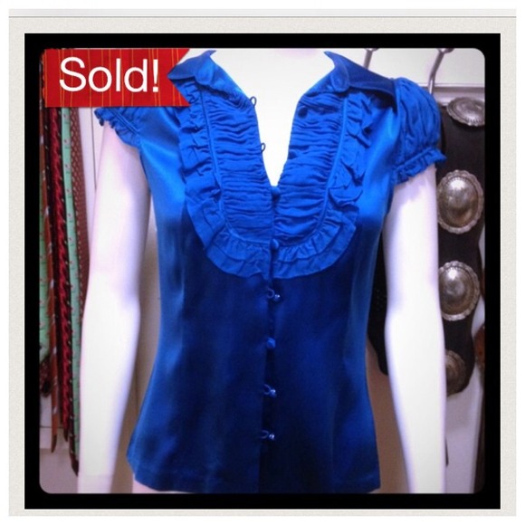 ✨Arden B Brilliant Blue Blouse Size: Small🌟