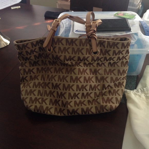 Michael kors bag!