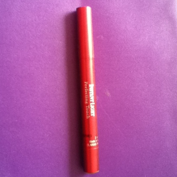 🎉NEW ITEM! Clarins Instant Light Perfecting Touch