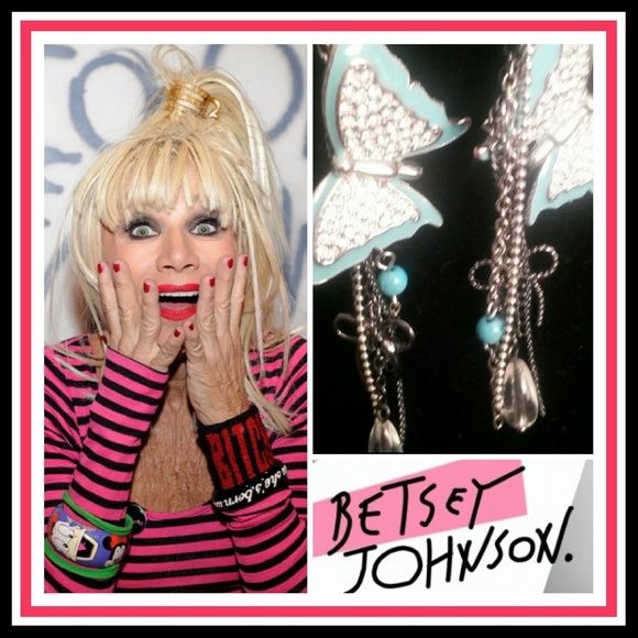 💯Betsey Johnson Butterfly Earrings - Picture 2 of 5