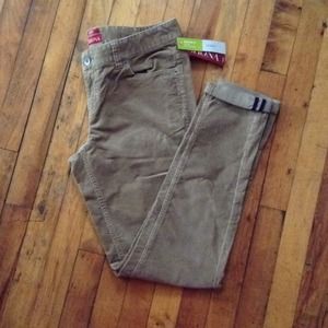Skinny fit merona corduroy. Available size 2 and 6