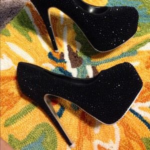 Mascotte RHINESTONE black crystal platform heels!!
