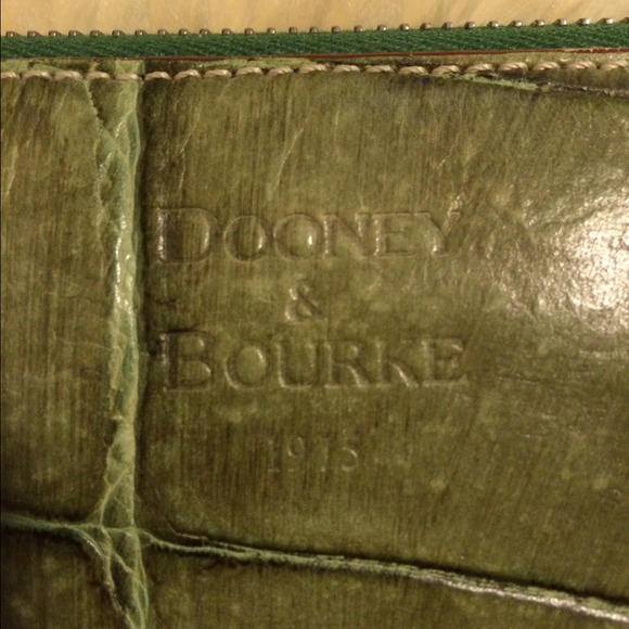 Dooney & Bourke zip-around clutch wallet - Picture 2 of 4