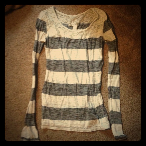 ❌TRADED❌Lace striped shirt