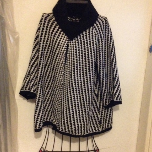 🎀🎀Reserved for Pantgal🎀🎀Cape sweater