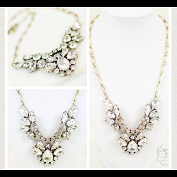 ⛔️SOLD⛔️New J. Crew Like Crystal Feather Necklace