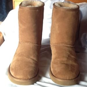Short classic UGG boots - chestnut
