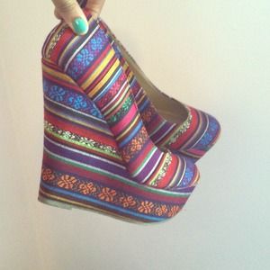 Tribal print wedge heels