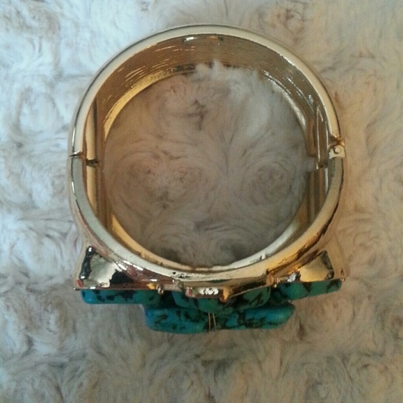 Turquoise Bangle Bracelet - Picture 2 of 3