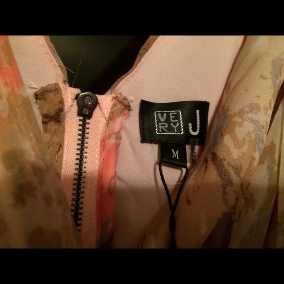 Dress - Picture 2 of 2