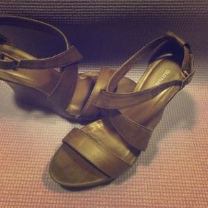 Old navy dark brown wedge