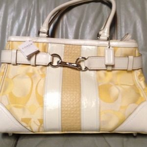 Coach yellow Hampton optical signature logo bag