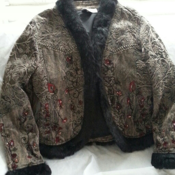Asian style jacket with a fur collar