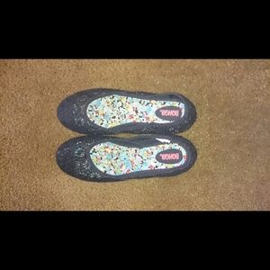 Black flats Bongo brand