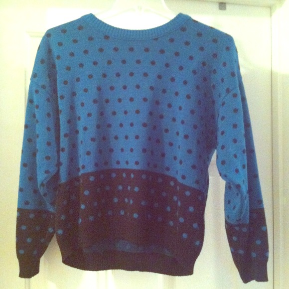 Green and black polka dot sweater
