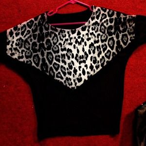 🔳🔲Off the shoulder Leopard Sweater🔲🔳