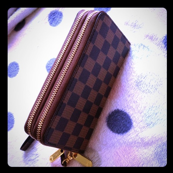 Double zippy LV wallet