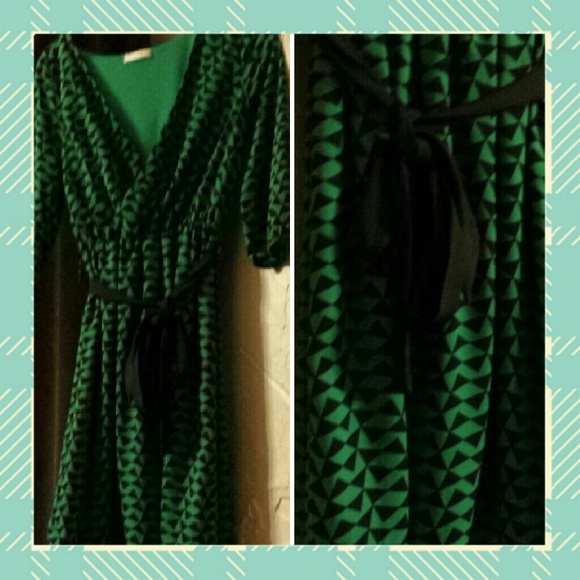 Everly green and black lined boutique bought