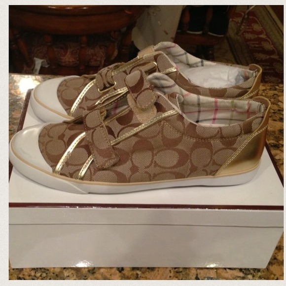 Coach Shoes - Reserved for Mswaithe !! Size 8.5 &10✨