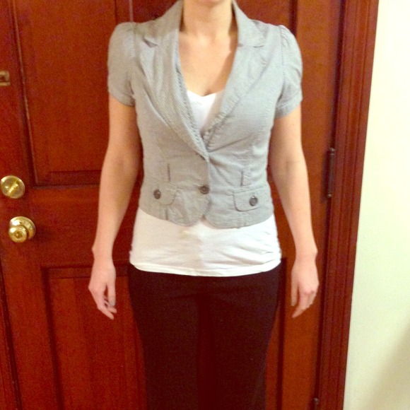 Cute cropped blazer