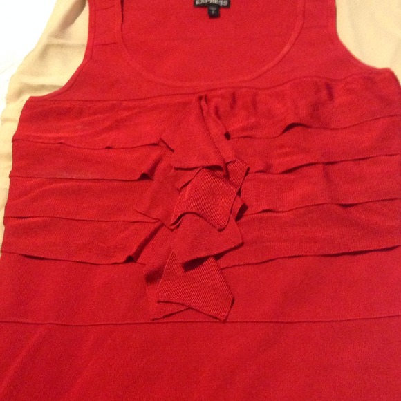 Red dress - Picture 3 of 3