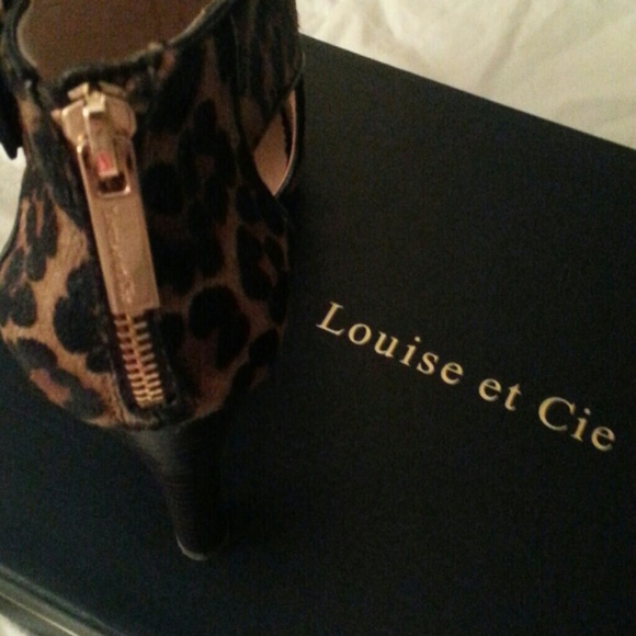 Louise et Cie "Olivia" Leopard Brown Ankle Boot - Picture 2 of 4