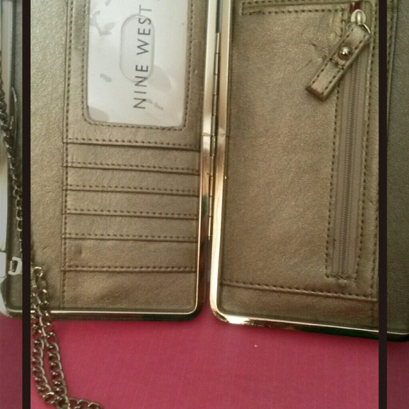 9 WEST WALLET SILVER / MULTICOLORED~NEW~🎁🎄Christmas Present🎄🎁 - Picture 2 of 3