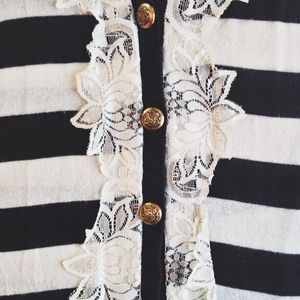 🚫BUNDLED🚫 Striped black + white cardigan w/ lace