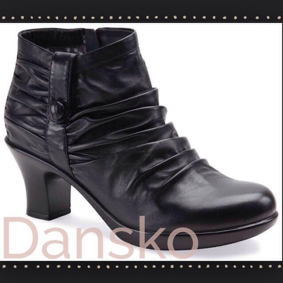 Dansko Buffy in black nappa