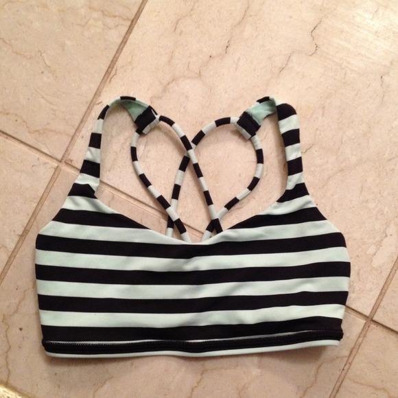Lululemon sports bra. "Free To Be Bra"