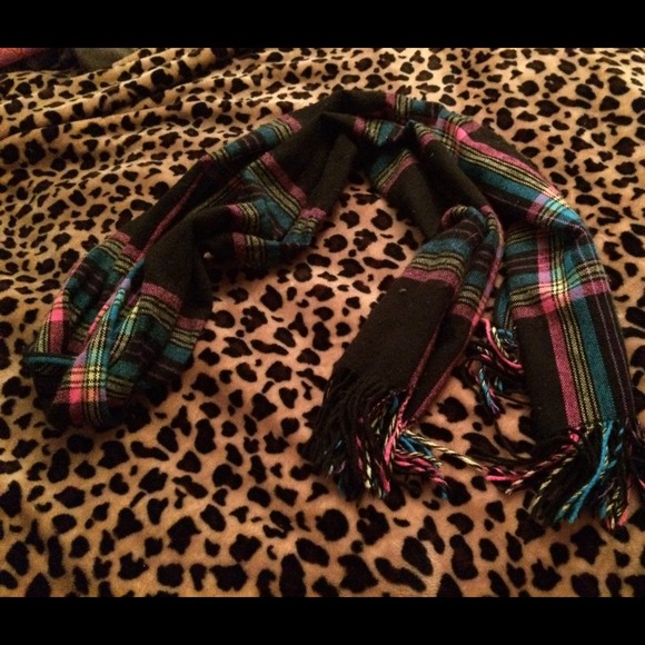 Scarf - Picture 2 of 2