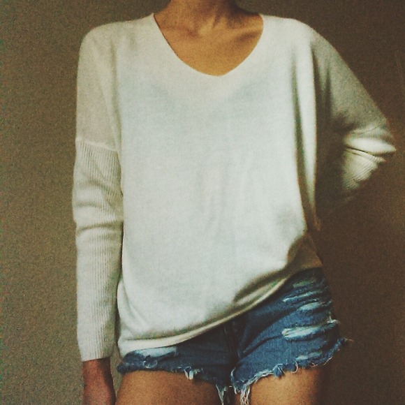 🔴SOLD🔴Lightweight Sweater