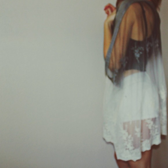 🔴SOLD🔴Gorgeous Ombre Lace Kimono