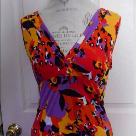 Multi-color floral tank w/ Deep V-neck super soft
