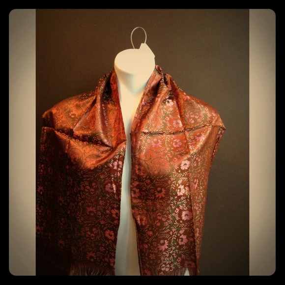 ✂️$16✂️ Silk Scarf