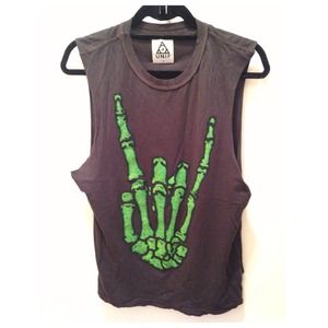 UNIF Skeleton Hand Muscle Top