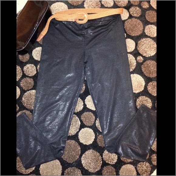 SHINY black leggings✨