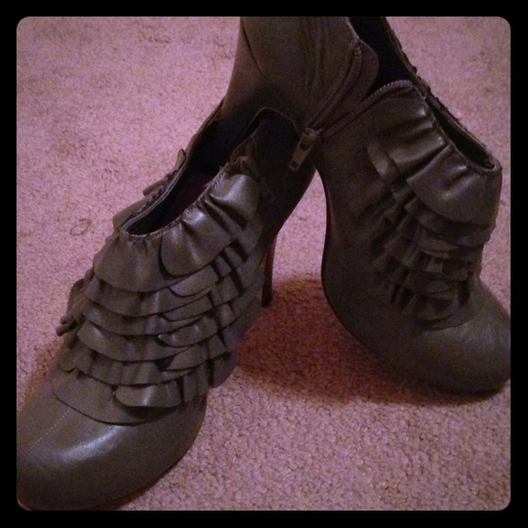 Dark Grey Ruffle booties!! ✨