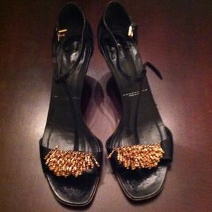 Sigerson Morrison black leather t -strap sandals