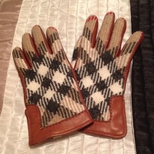 Authentic Burberry  gloves JUST REDUCED!!!!!!
