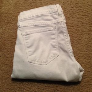 White skinny jeans