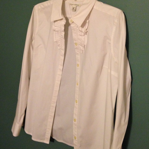 Banana republic white lg sleeve shirt. Med