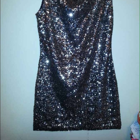 Sold to crossroads - Picture 3 of 4