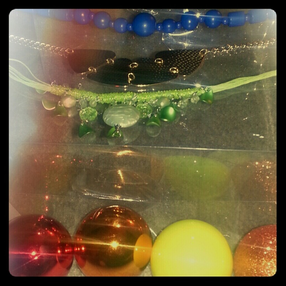 Bundle ofJewelry.